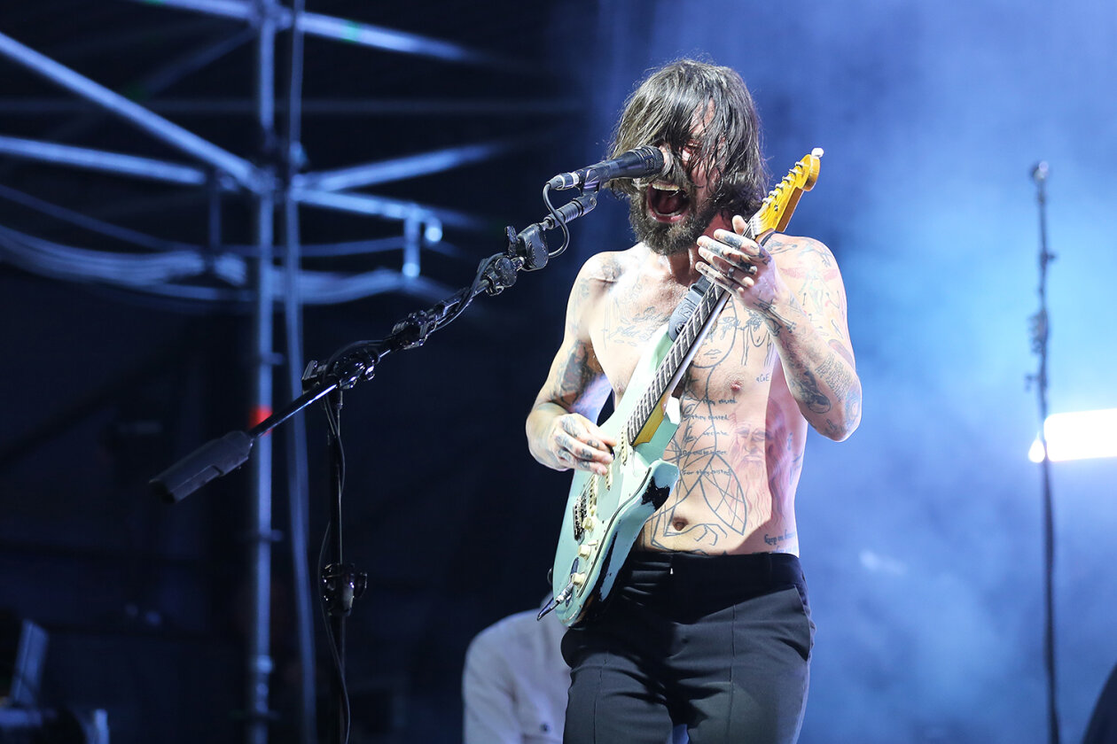 Schönstes Sommerwetter, rappelvoll und Feuer schon beim zweiten Track: Biffy Clyro ließen den Schweiß im Hamburger Stadtpark strömen. – Biffy Clyro.