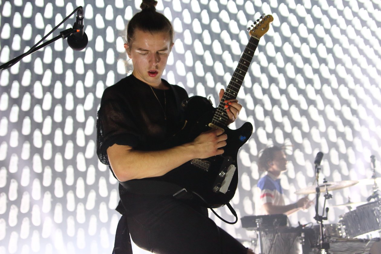 Bilderbuch stellen ihr neues Album "Magic Life" vor. – Sweetlove.