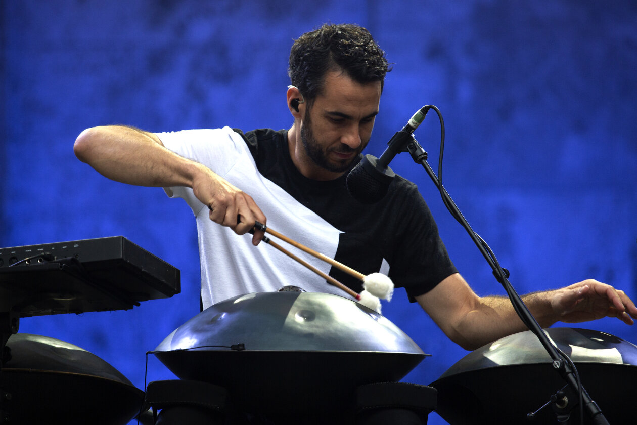 Björk – Manu Delago eröffnete den Abend.