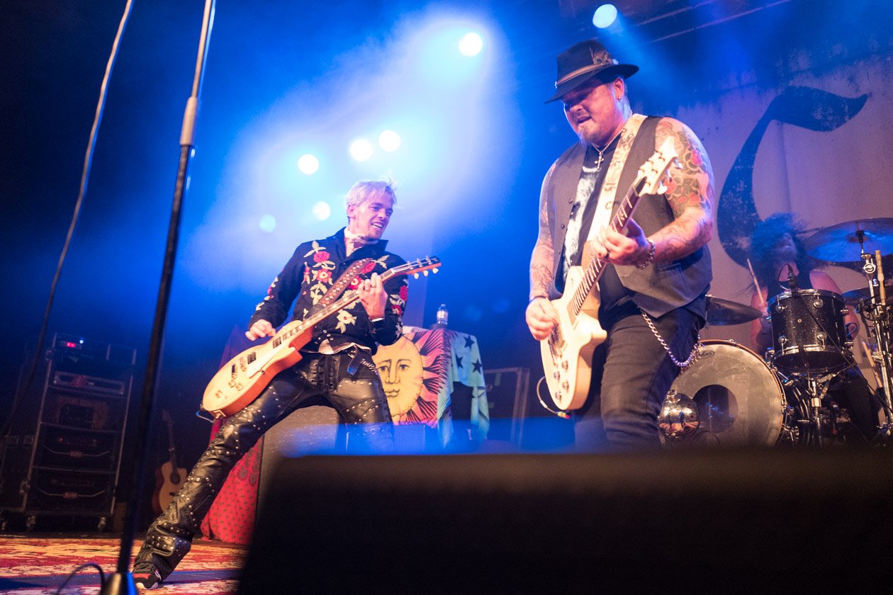 Black Stone Cherry – Black Stone Cherry.