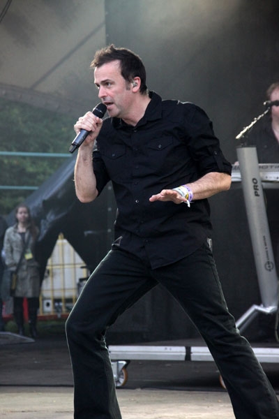 Gymnasiallehrer-Acting von Sänger Hansi. – Blind Guardian