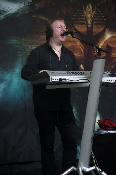 Gymnasiallehrer-Acting von Sänger Hansi. – Blind Guardian