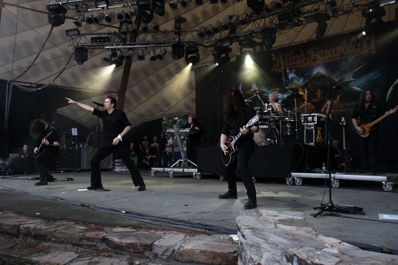 Gymnasiallehrer-Acting von Sänger Hansi. – Blind Guardian