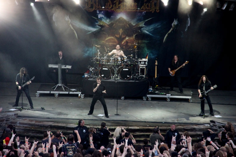 Gymnasiallehrer-Acting von Sänger Hansi. – Blind Guardian