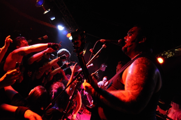 Blitzkid in Köln beim Finale der Hell Nights Tour 2008. – T.B. an der Gitarre