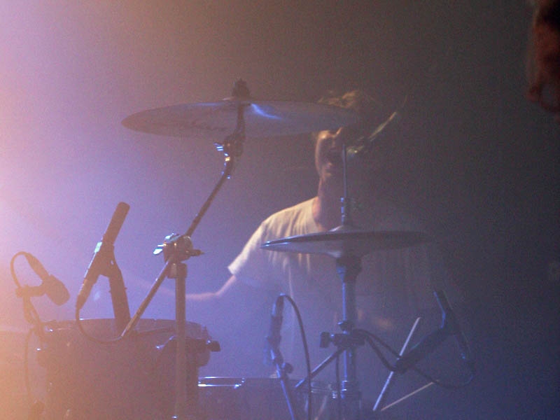 Blood Red Shoes – Auf einen Abstecher ins Plaza. – Steven immer noch voll im Spiel.