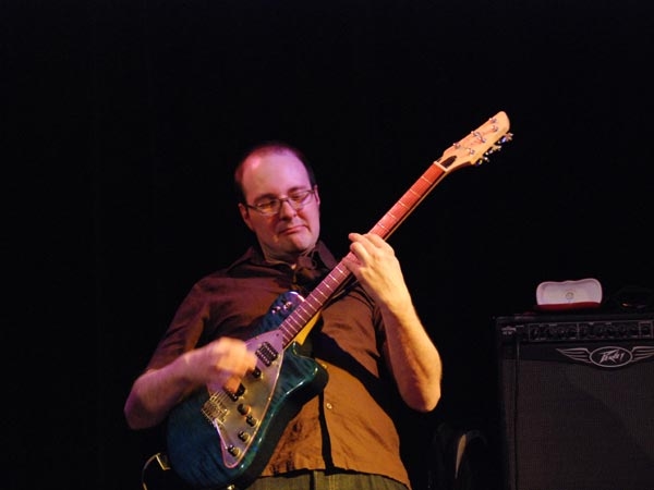 Blue Exercise rocken den Jazz-Club. – ... Auge ...