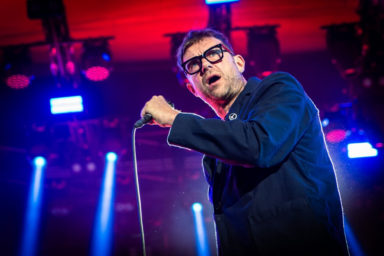 Damon Albarn und Kollegen nach acht Jahren Pause zurück auf Europas Bühnen. – Blur.