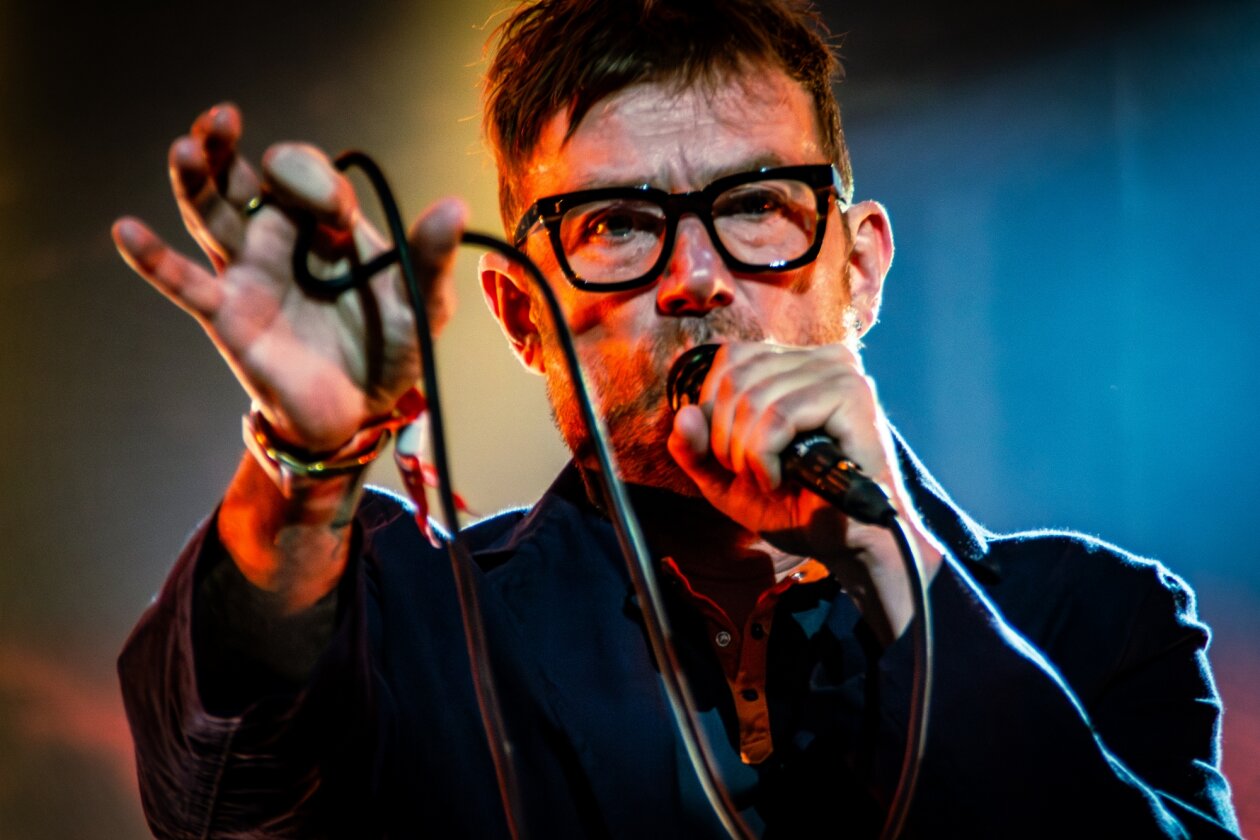 Damon Albarn und Kollegen nach acht Jahren Pause zurück auf Europas Bühnen. – Blur in Roskilde.