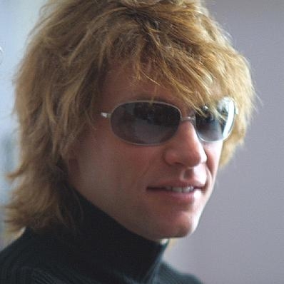 Gut gelaunt präsentierten sich Bon Jovi auf der Pressekonferenz in Köln (2002) – Jon Bon Jovi