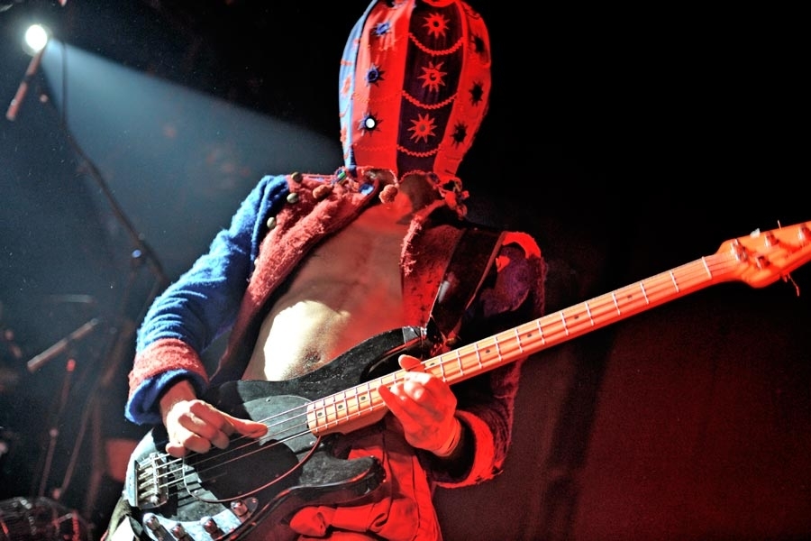 2011: Bühnenzirkus galore in der Live Music Hall. – Bonaparte.