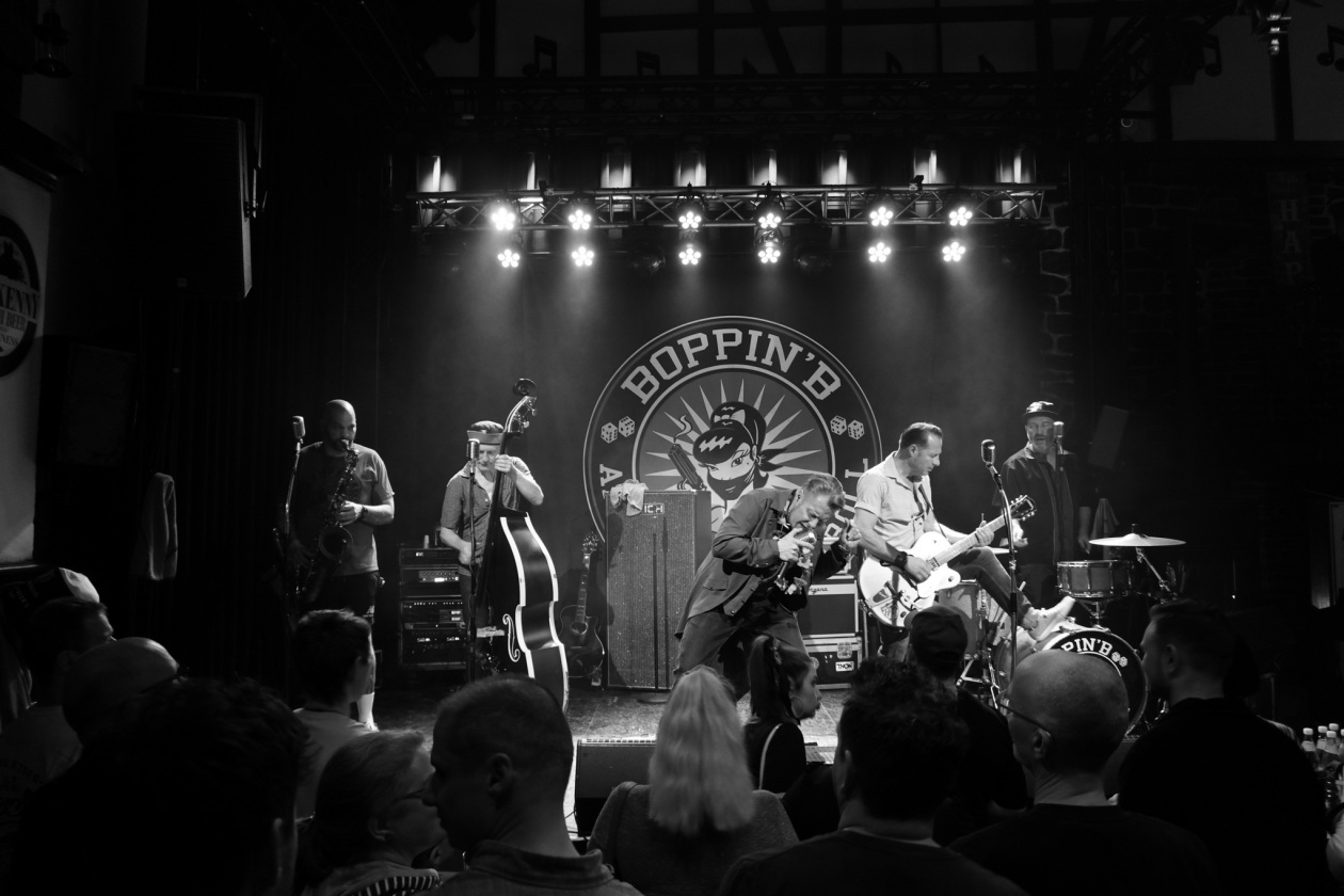 Viel Spielfreude und Energie: die R'n'R/Rockabilly-Institution aus Aschaffenburg. – Boppin' B.