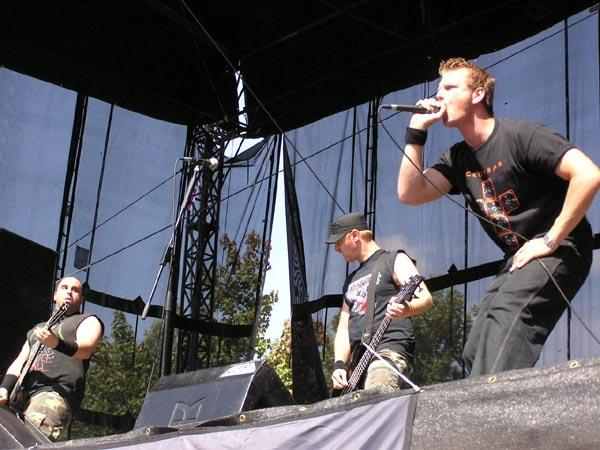 Born From Pain machen live mächtig einen auf dicke Hose. – 