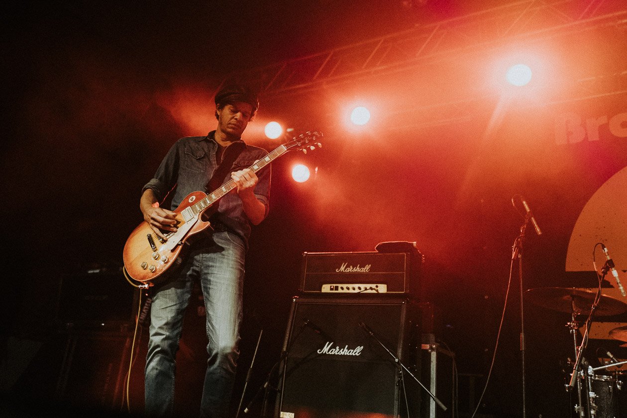 Brant Bjork – Auf "Tao Of The Devil"-Tour: mit Desert-Veteran Sean Wheeler im Gepäck. – Bubba.