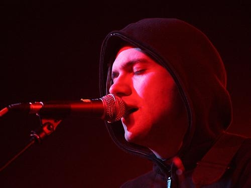 Bright Eyes – Vor ausverkauftem Haus legte Conor Oberst seine folkige Seite frei. – 