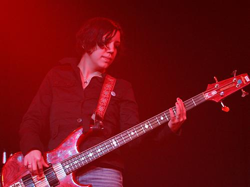 Bright Eyes – Vor ausverkauftem Haus legte Conor Oberst seine folkige Seite frei. – 