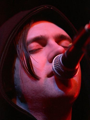 Bright Eyes – Vor ausverkauftem Haus legte Conor Oberst seine folkige Seite frei. – 