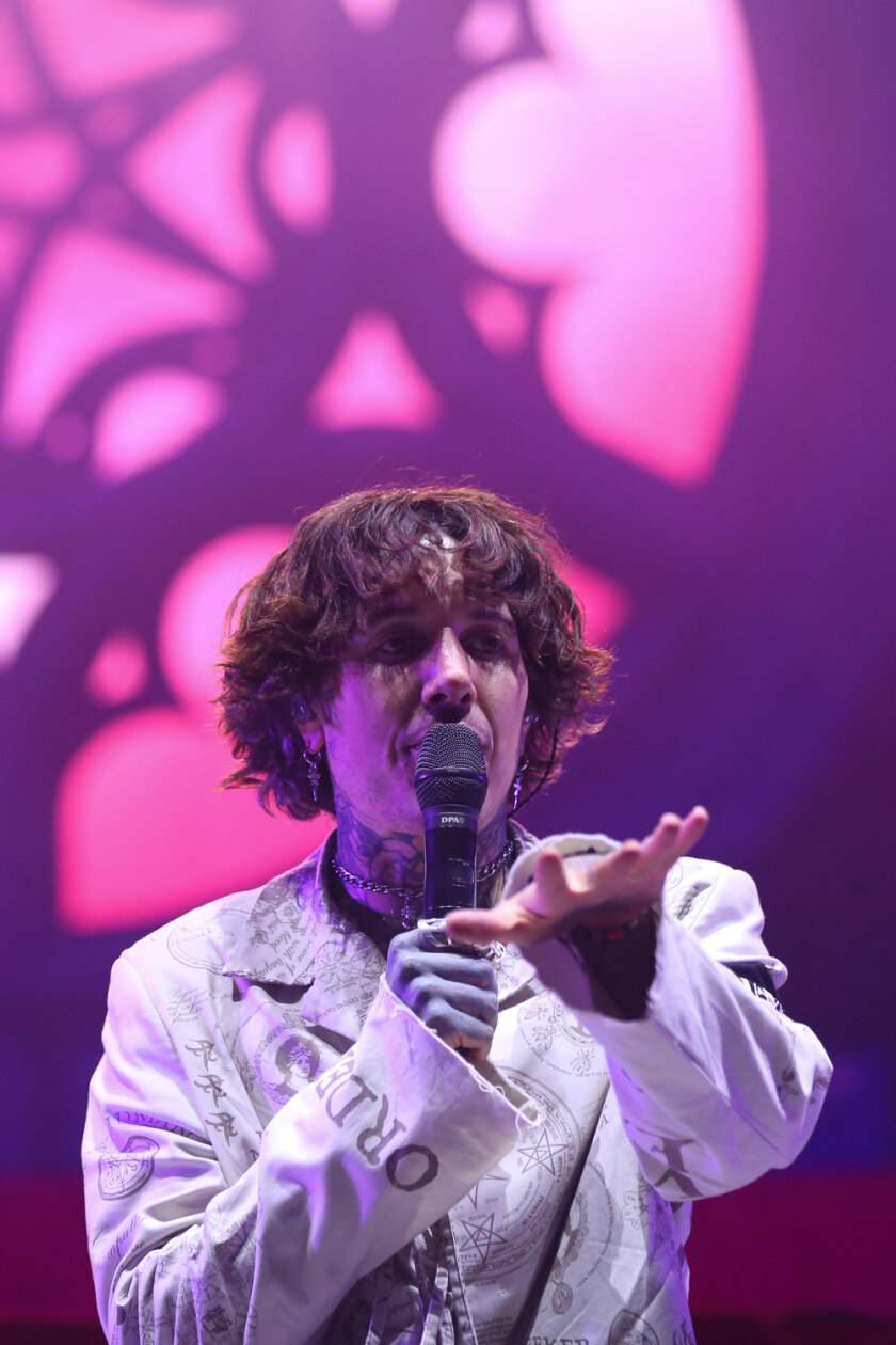 Fan-Gottesdienst am Sonntag: Oli Sykes und Band. – Bring Me The Horizon.