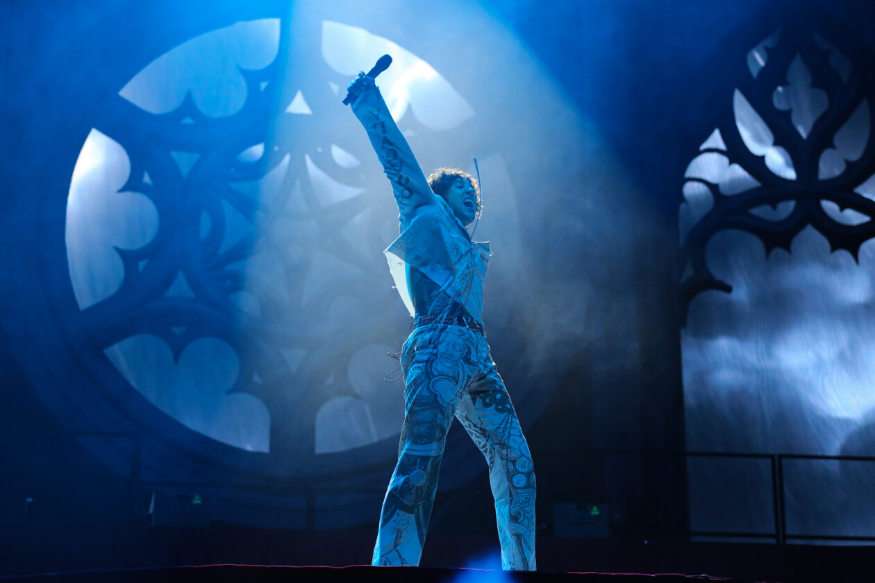 Fan-Gottesdienst am Sonntag: Oli Sykes und Band. – Bring Me The Horizon.