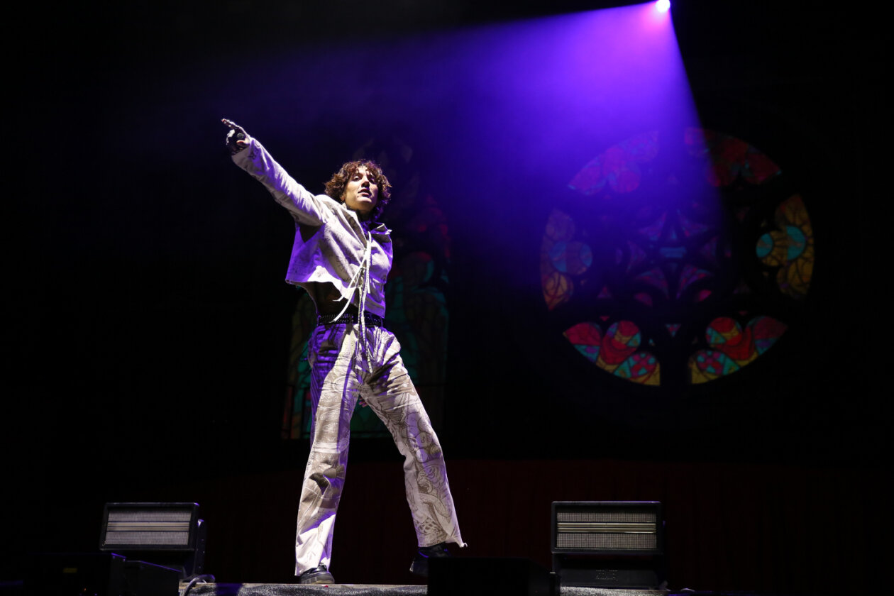 Fan-Gottesdienst am Sonntag: Oli Sykes und Band. – Bring Me The Horizon.