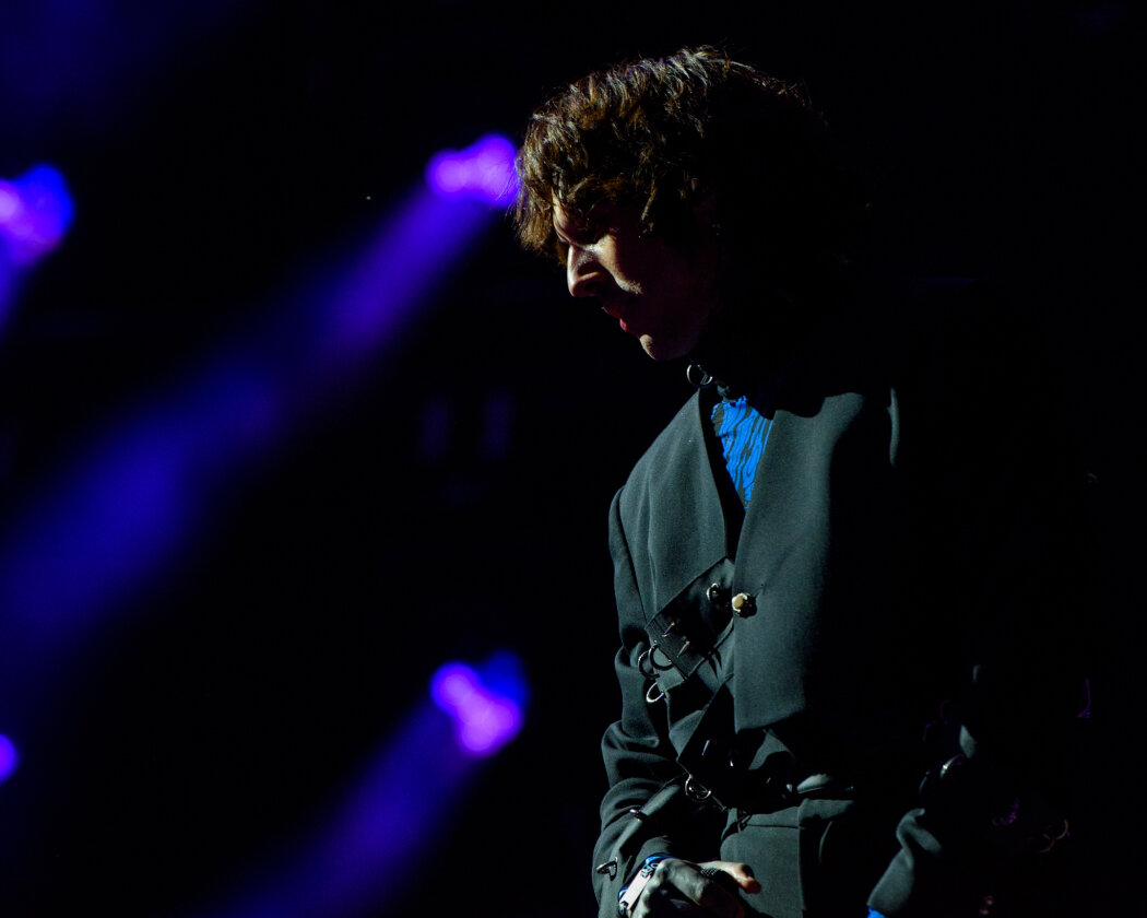 Die Briten um Oli Sykes boten eine bild- und lichtgewaltige Show auf einer mehrstöckigen Bühne. – Bring Me The Horizon.