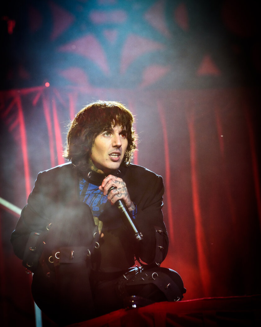 Die Briten um Oli Sykes boten eine bild- und lichtgewaltige Show auf einer mehrstöckigen Bühne. – Bring Me The Horizon.