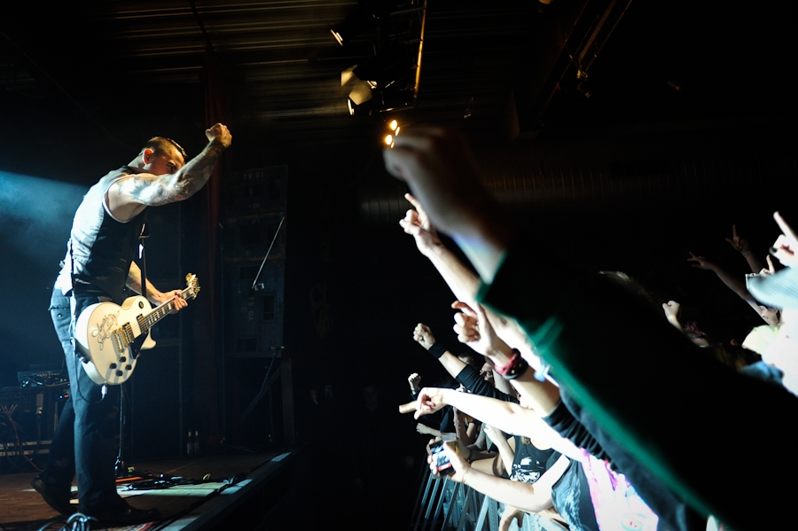 Die Broilers in Farbe und Schwarzweiß. – Die Broilers live in Lindau