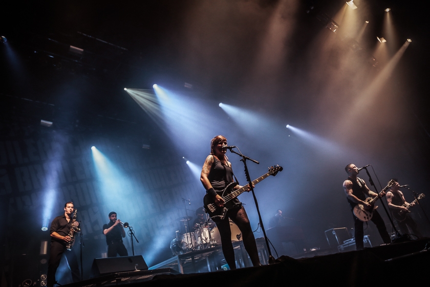 Die Düsseldorfer bleiben live eine Bank. – Broilers ...