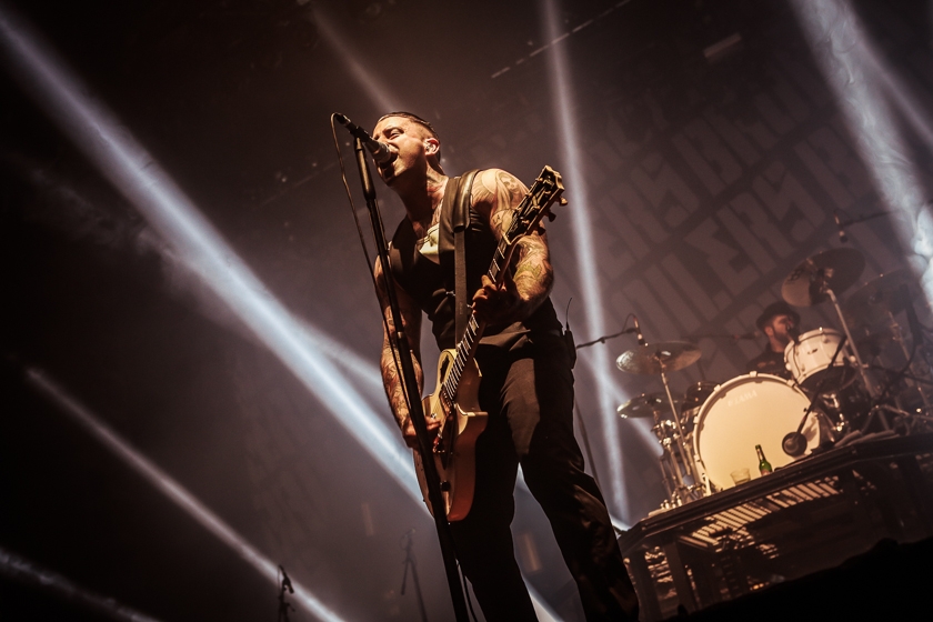Broilers – Die Düsseldorfer bleiben live eine Bank. – Auf dem Gaspedal.