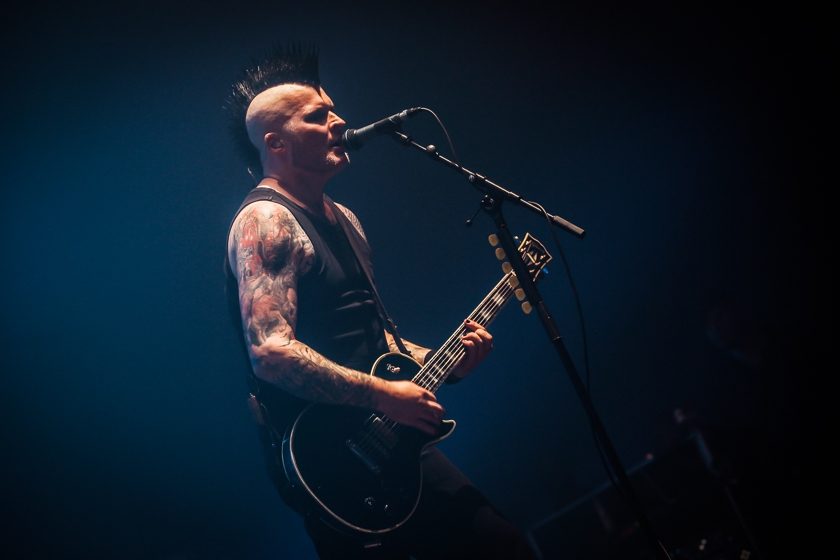 Broilers – Die Düsseldorfer bleiben live eine Bank. – Ron.