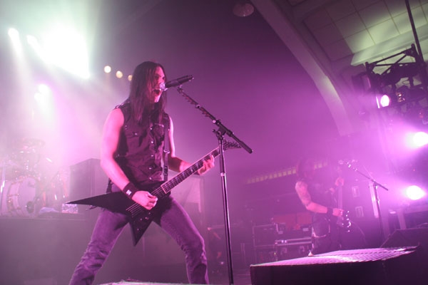 Bullet For My Valentine – Müssen zwar früh ins Bett, rocken davor aber ordentlich. – 