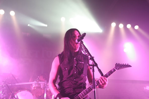 Bullet For My Valentine – Müssen zwar früh ins Bett, rocken davor aber ordentlich. – 