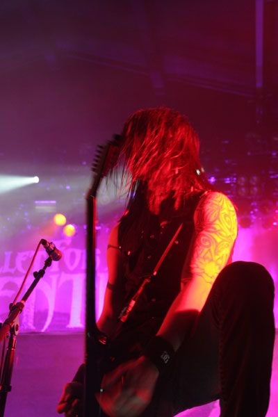 Bullet For My Valentine – Müssen zwar früh ins Bett, rocken davor aber ordentlich. – 