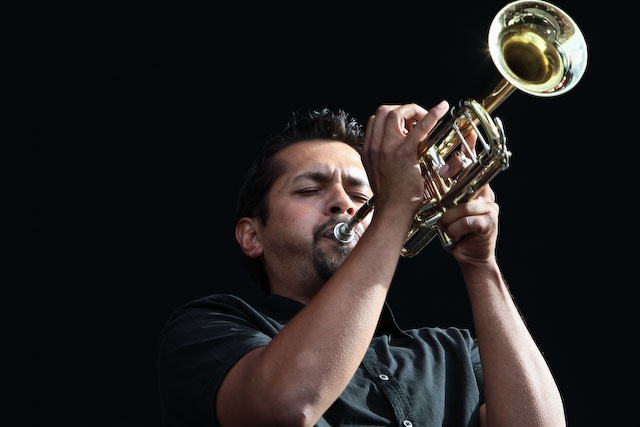 Calexico beim Sothside-Festival 2008. – 