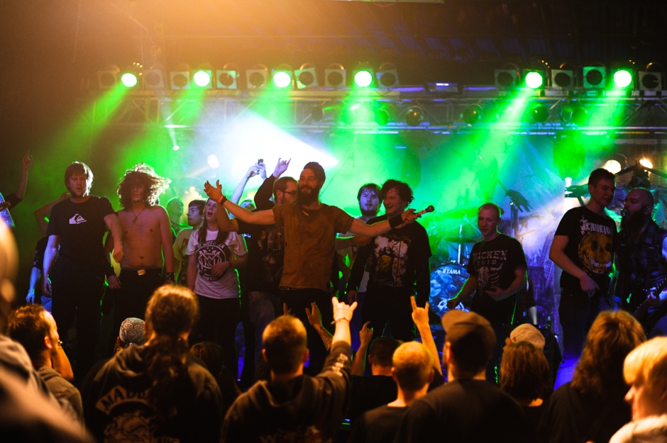 Caliban – Mit Vollgas in Richtung Weihnachten. – Come on!
