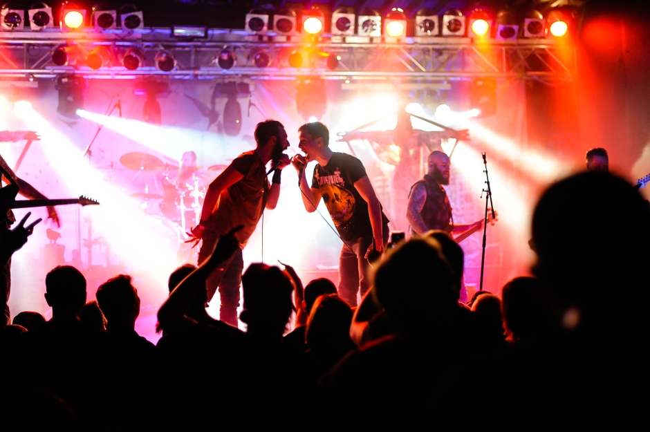 Caliban – Mit Vollgas in Richtung Weihnachten. – Double it.