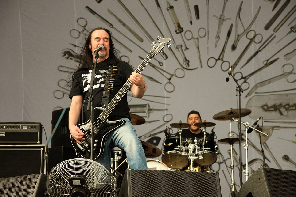 Jeff Walker und Co. hatten gute Laune - und einen guten Sound. – Carcass.