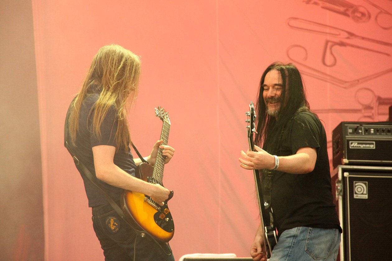 Jeff Walker und Co. hatten gute Laune - und einen guten Sound. – Carcass.