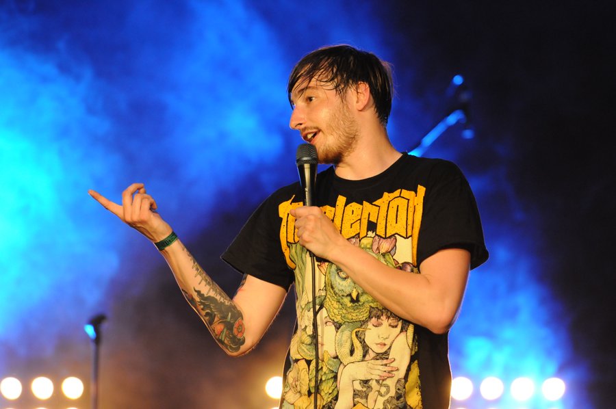 Sein Album schlägt gerade voll ein, sein Konzert auch: Casper im Stereo. – Casper beim 1Live-Radiokonzert