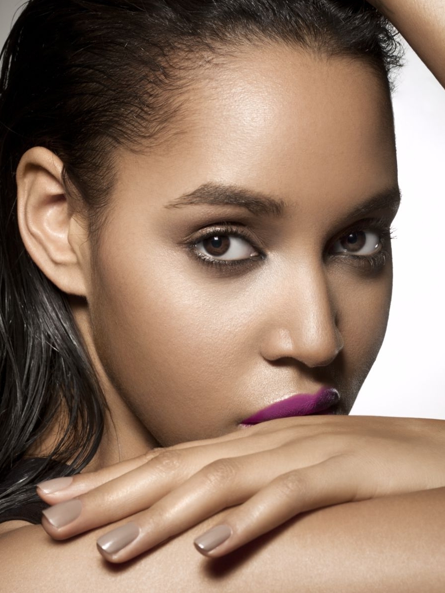 Cassandra Steen – Ruhige, soulige Beats und Melodien machen Cassandra Steen mit Glashaus bekannt.