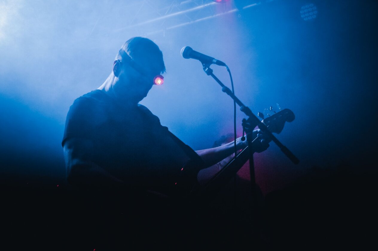 Celeste (F) – Stirnlampen auf, hier kommt die Soundwand: Celeste bringen "Assassine(s)" live nach Köln. – Girardeau.