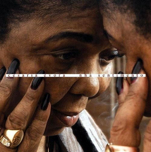 2009 präsentiert Cesária Évora "Nha Sentimento". – "Nha Sentimento".