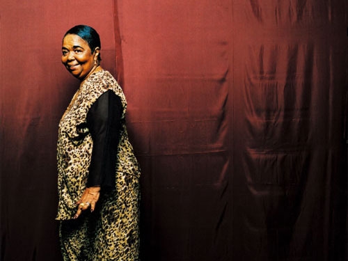 2009 präsentiert Cesária Évora "Nha Sentimento". – Cesária Évora