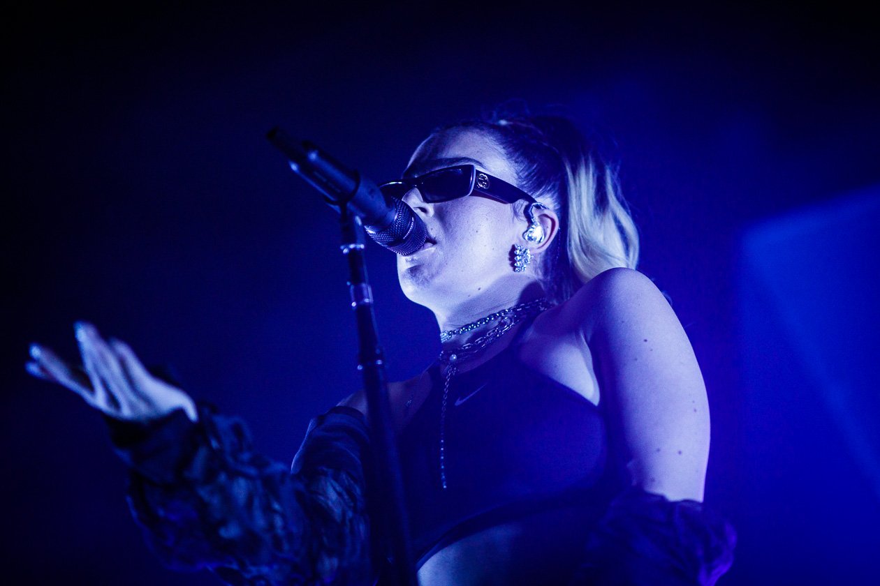 Auf dem Sprung nach ganz oben - die Britin 2019 live in der Hauptstadt. – Charli XCX.