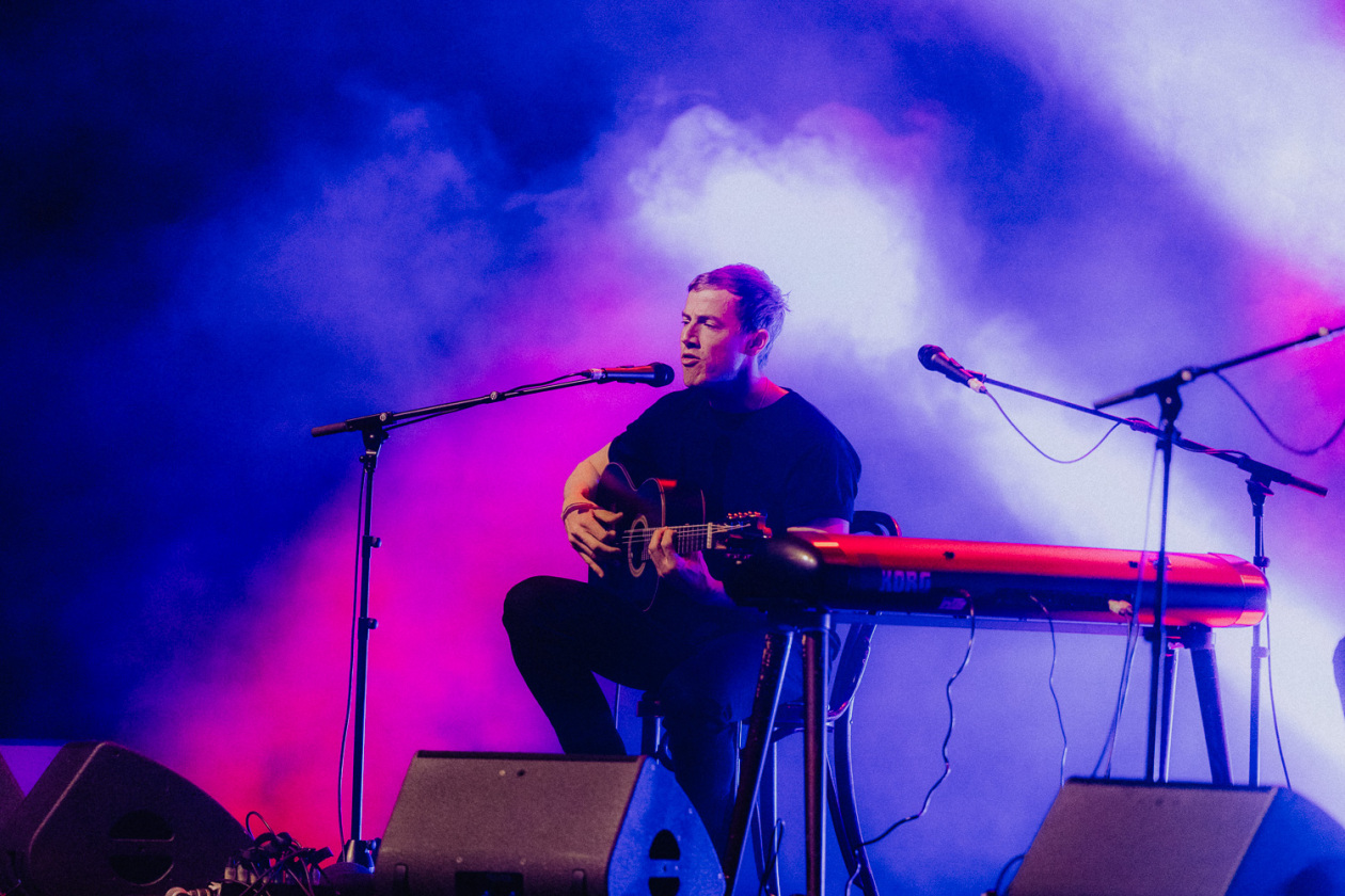 Mit dem aktuellen Album "In Light" im Frühjahr auf Deutschlandtour - und die nächsten Termine für Herbst stehen bereits fest. – Charlie Cunningham.