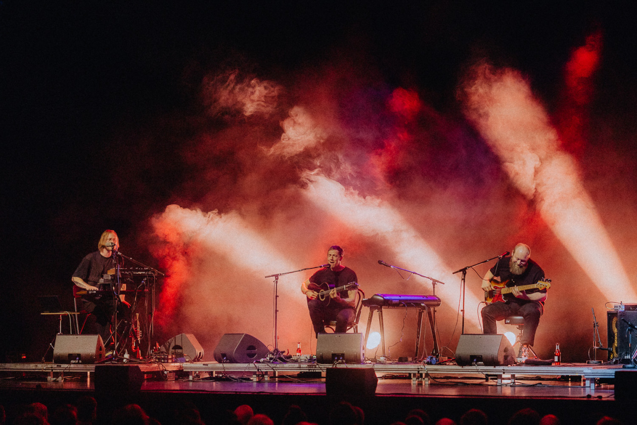 Mit dem aktuellen Album "In Light" im Frühjahr auf Deutschlandtour - und die nächsten Termine für Herbst stehen bereits fest. – Charlie Cunningham und Band.