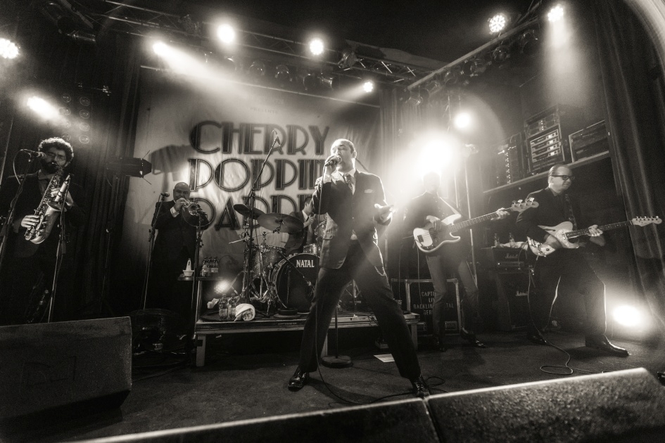 Cherry Poppin' Daddies – Die 'legendäre' laid back Punk-Big Band in der Haupstadt. – "A laid-back punk approach to Swing, Jazz and Rock."