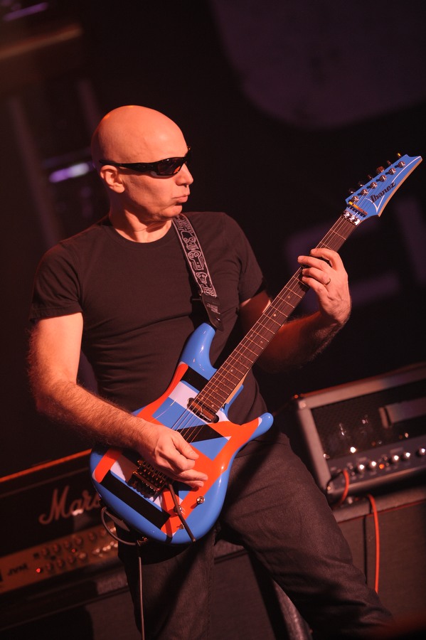 Chickenfoot – Der einzige Termin in Deutschland! – Gitarrero Joe Satriani.