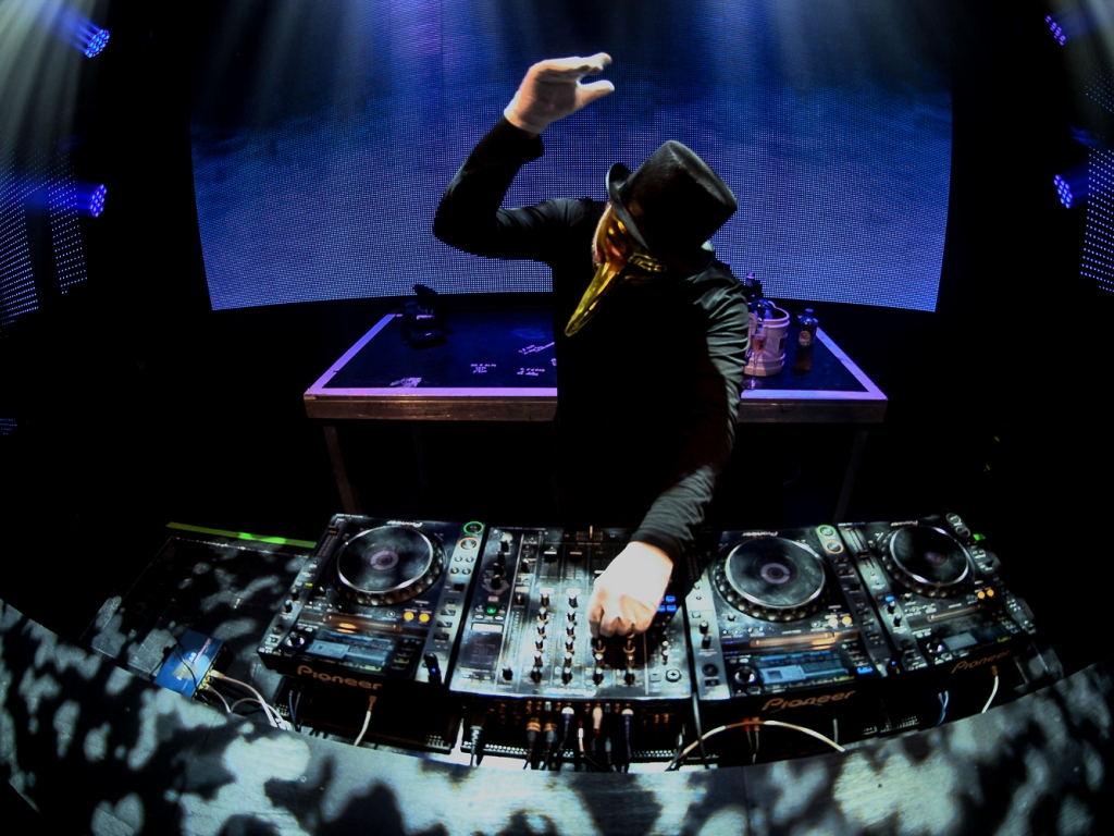 Claptone