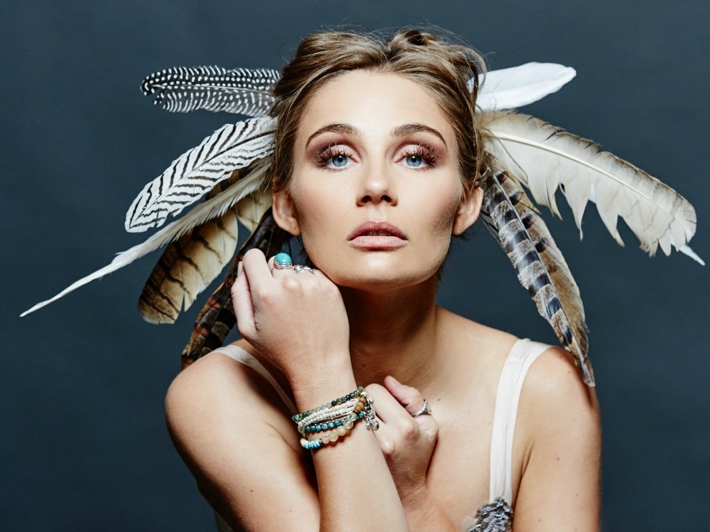 Clare Bowen